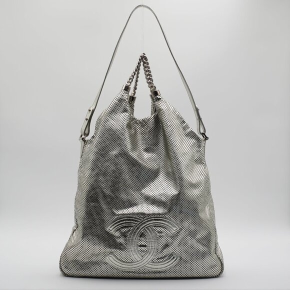 Pre-owned CHANEL Rodeo Drive Hobo Perforated Leather Bag - Picture 1 of 5